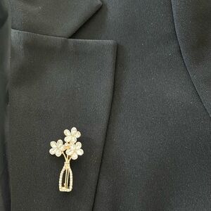 Fashion Trend 2024-2025 Flower Brooch